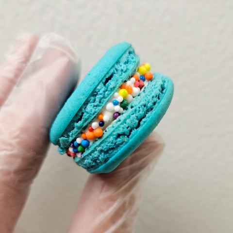 Vanilla Birthday Cake Macaron